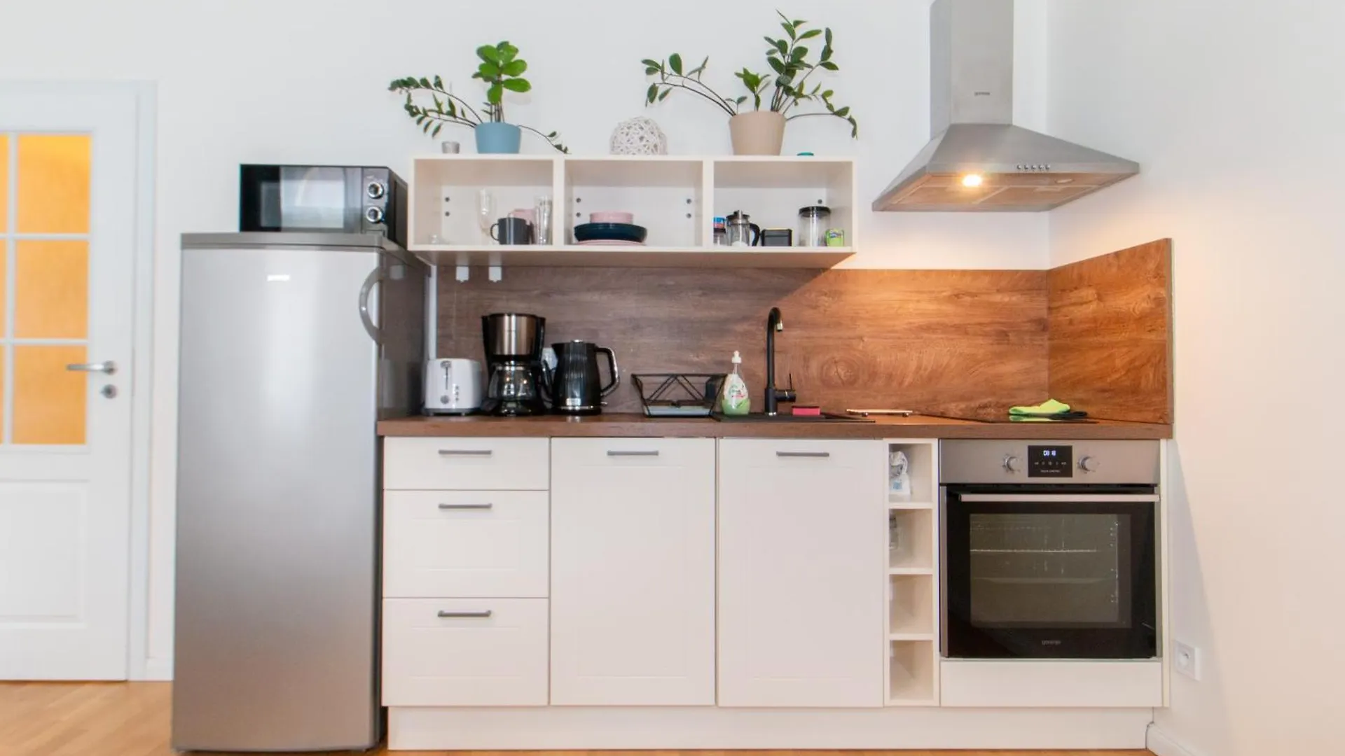 Stay Inn Apartments Stepanska location